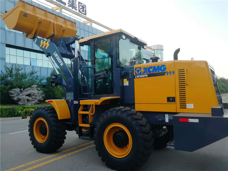 Chinese XCMG LW300FN 3ton small wheel loader with attachment price list